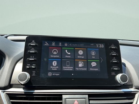 Used 2018 Honda Accord Touring image 15