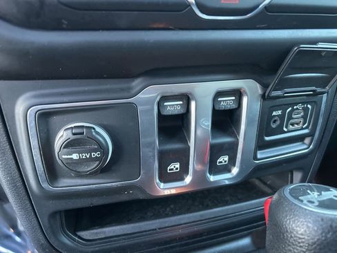 Used 2018 Jeep Wrangler Sport image 38