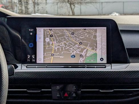 Used 2024 Volkswagen Golf R 2.0T (M6) image 23