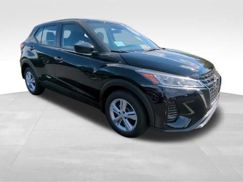 New 2025 Nissan Kicks Play S image 10