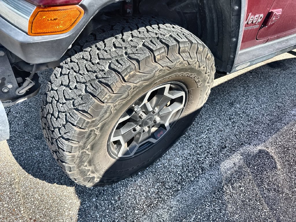 Used 2021 Jeep Gladiator Rubicon AWD/4WD image 2