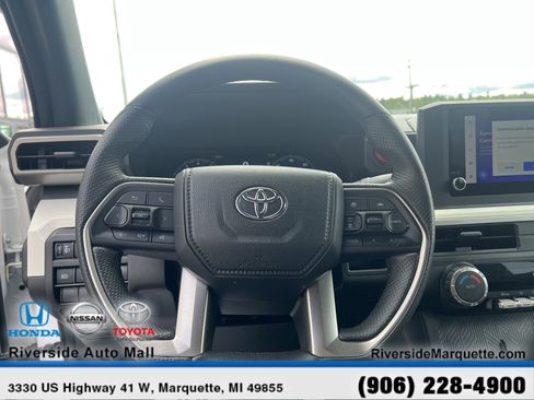 Used 2024 Toyota Tacoma TRD Off-Road image 21