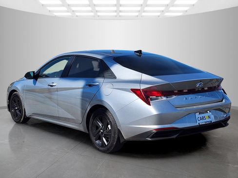 Used 2023 Hyundai Elantra SEL FWD image 5
