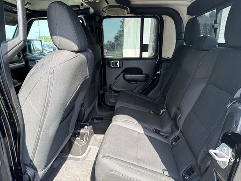 Used 2022 Jeep Gladiator Sport AWD/4WD image 6