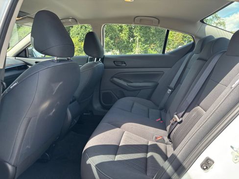 Used 2025 Nissan Altima 2.5 SV FWD image 21