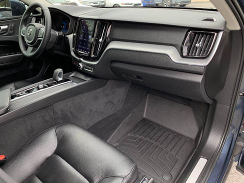 Used 2023 Volvo XC60 B5 Core w/ Climate Package AWD/4WD image 37