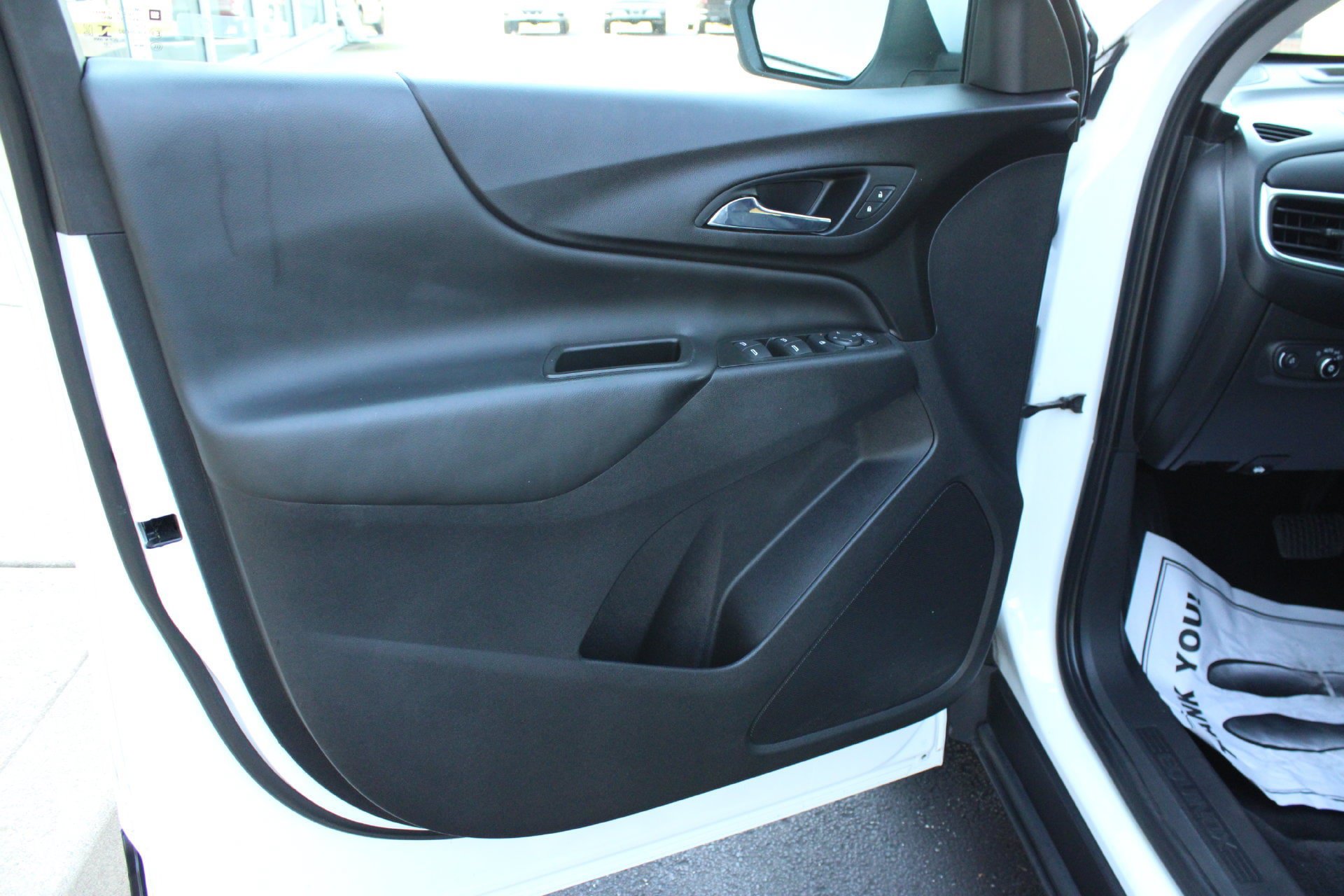 Used 2021 Chevrolet Equinox LT FWD image 12
