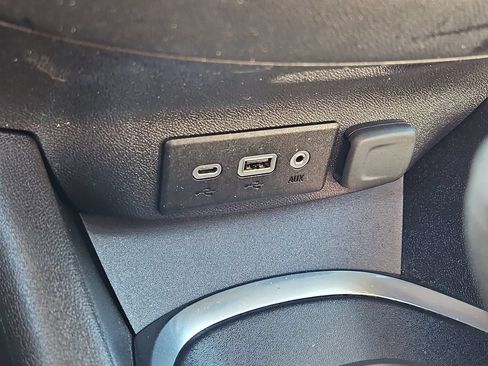 Used 2023 Chevrolet Malibu LT FWD image 17