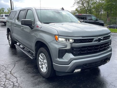 Used 2025 Chevrolet Silverado 1500 RST AWD/4WD image 3