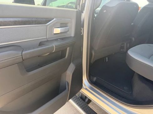 Used 2022 RAM 2500 Big Horn AWD/4WD image 11