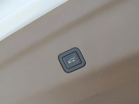 New 2026 GMC Yukon Denali w/ Sun & Power Step Package image 29