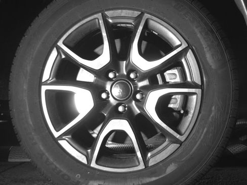 Used 2025 Jeep Compass Trailhawk image 13