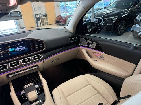 Used 2020 Mercedes-Benz GLS 450 4MATIC image 15