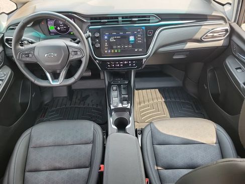 Used 2023 Chevrolet Bolt LT w/ Infotainment Package FWD image 21