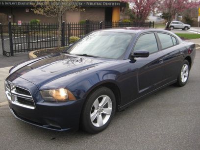Used 2013 Dodge Charger SE w/ Connectivity Group