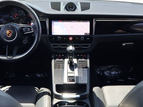 Certified 2026 Porsche Macan AWD/4WD image 20
