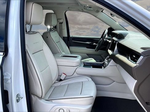 Used 2021 GMC Yukon Denali RWD image 30