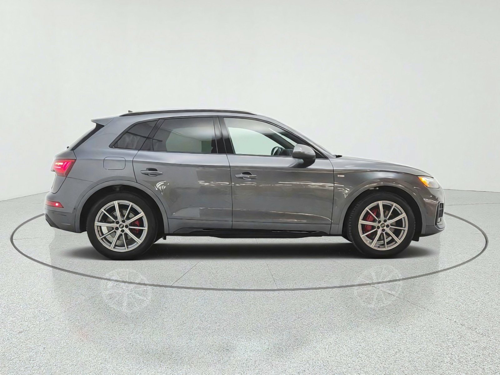 Used 2024 Audi Q5 e Prestige AWD/4WD image 4