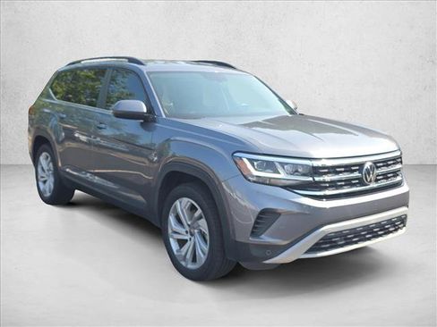 Used 2022 Volkswagen Atlas SE FWD image 3