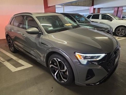 Used 2024 Audi Q8 e-tron Premium Plus w/ Premium Plus Package AWD/4WD image 6
