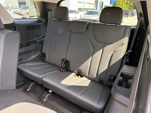 Used 2025 Hyundai Palisade SE AWD/4WD image 13