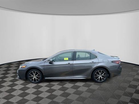 Used 2023 Toyota Camry SE image 8