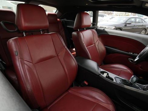 Used 2015 Dodge Challenger R/T Plus image 19