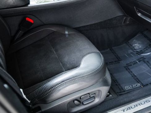 Used 2010 Ford Taurus SHO image 85