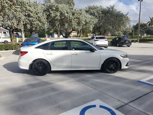 Used 2023 Honda Civic Sport image 11