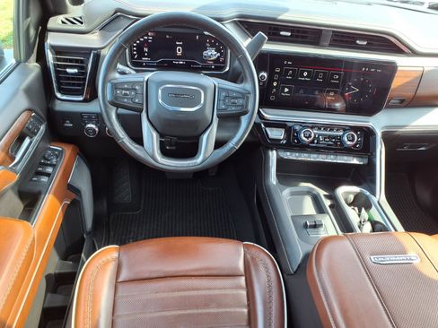 Used 2024 GMC Sierra 3500 Denali Ultimate AWD/4WD image 7