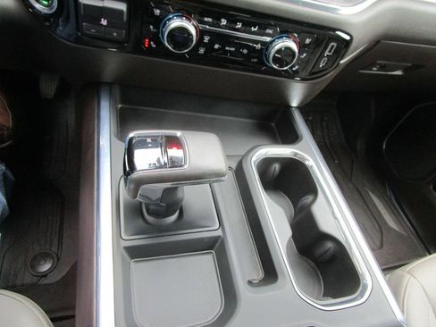 Used 2024 GMC Sierra 1500 SLT w/ SLT Premium Plus Package image 43