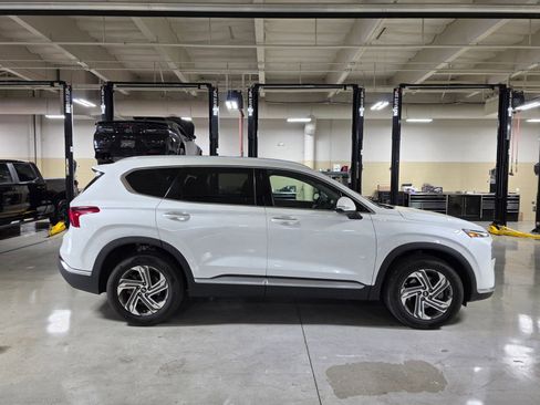 Used 2022 Hyundai Santa Fe SEL w/ Convenience Package image 8