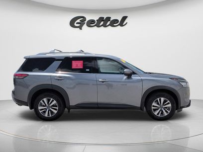 Certified 2024 Nissan Pathfinder SL w/ Black Appearance Package