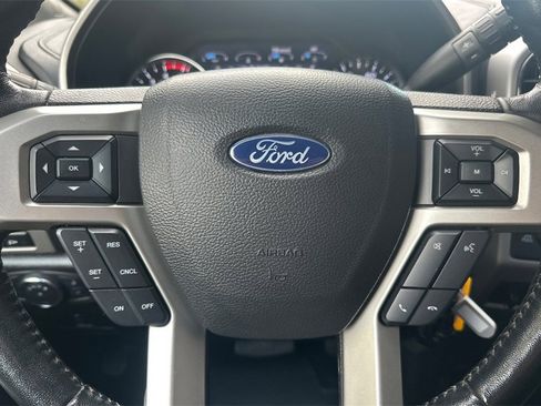 Used 2020 Ford F350 Lariat w/ Chrome Package image 23