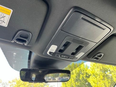 Used 2023 Honda Pilot TrailSport image 9