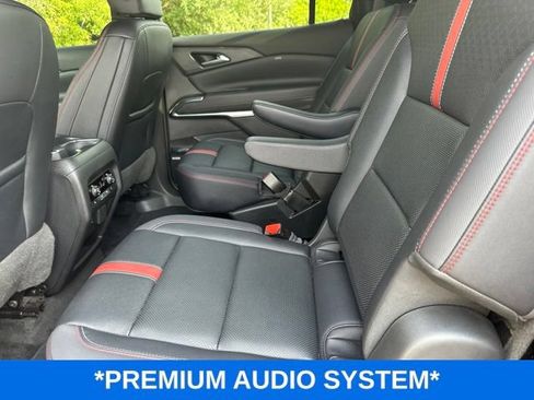 Used 2024 Chevrolet Traverse RS FWD image 7