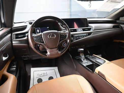 Used 2019 Lexus ES 300h w/ Premium Package FWD image 22