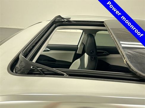 Certified 2025 Volkswagen Taos SEL w/ Black Wheel Plus Package image 7