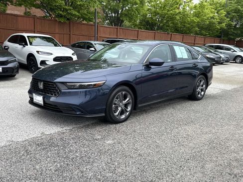 Certified 2023 Honda Accord EX image 20