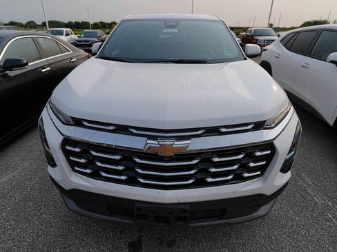 Used 2026 Chevrolet Equinox LT AWD/4WD image 2