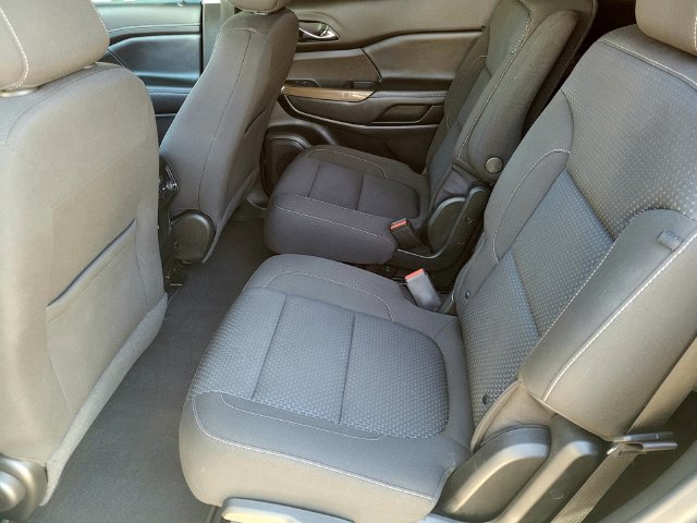 Certified 2023 GMC Acadia SLE FWD image 11