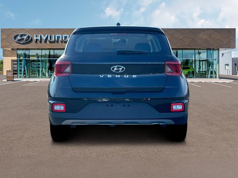 New 2025 Hyundai Venue SE image 6
