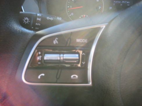 Used 2022 Kia Seltos LX image 25