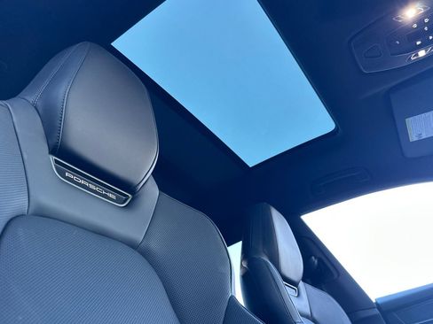 Certified 2025 Porsche Macan 4S Electric image 19