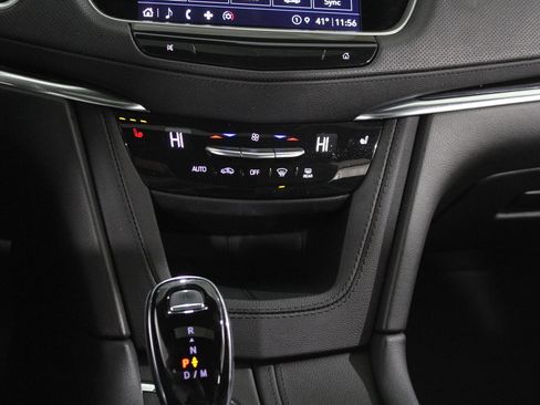 Used 2024 Cadillac XT6 Luxury image 15