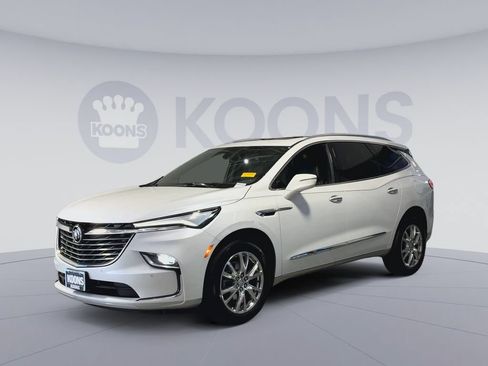 Used 2024 Buick Enclave Essence w/ Experience Buick Package FWD image 5