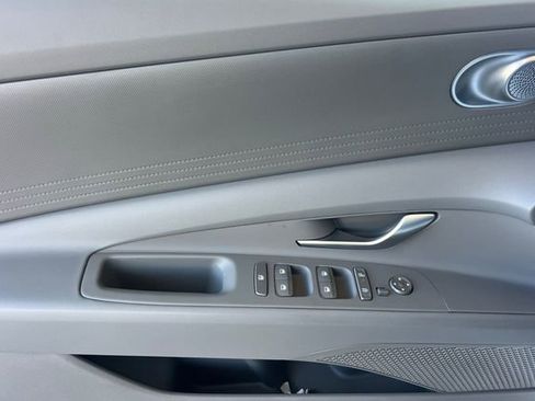 New 2026 Hyundai Elantra SE image 11