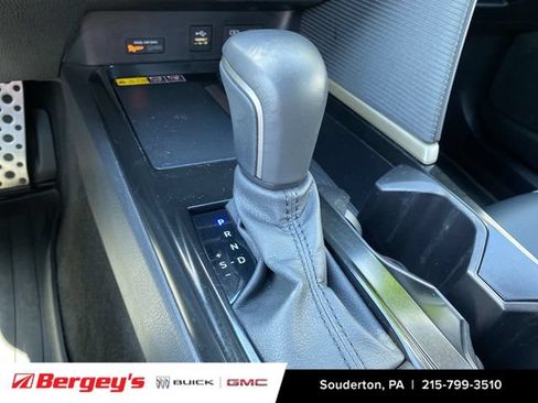 Used 2025 Toyota Camry SE w/ Convenience Package FWD image 19