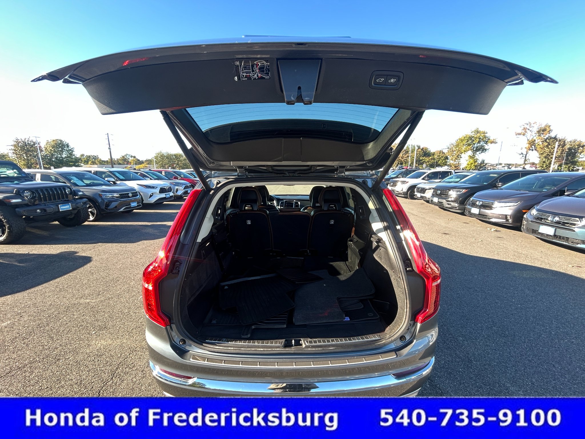 Used 2020 Volvo XC90 T6 Inscription w/ Protection Package Premier AWD/4WD image 12