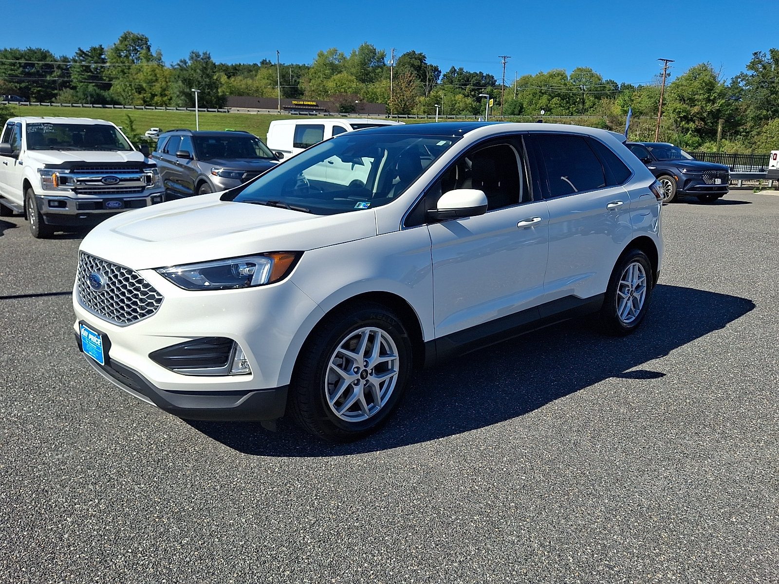 Certified 2024 Ford Edge SEL w/ Convenience Package AWD/4WD image 4